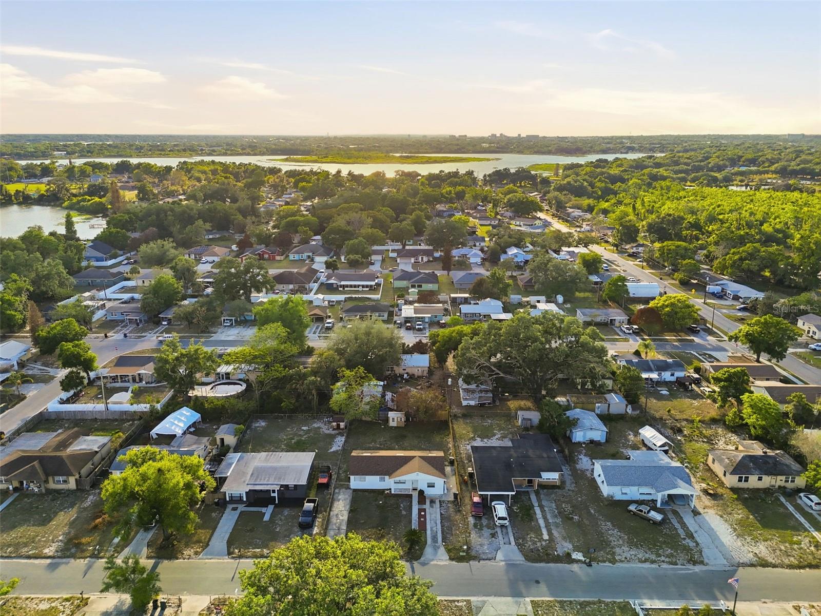 Image 23 of 24 For 519 Hampton Avenue