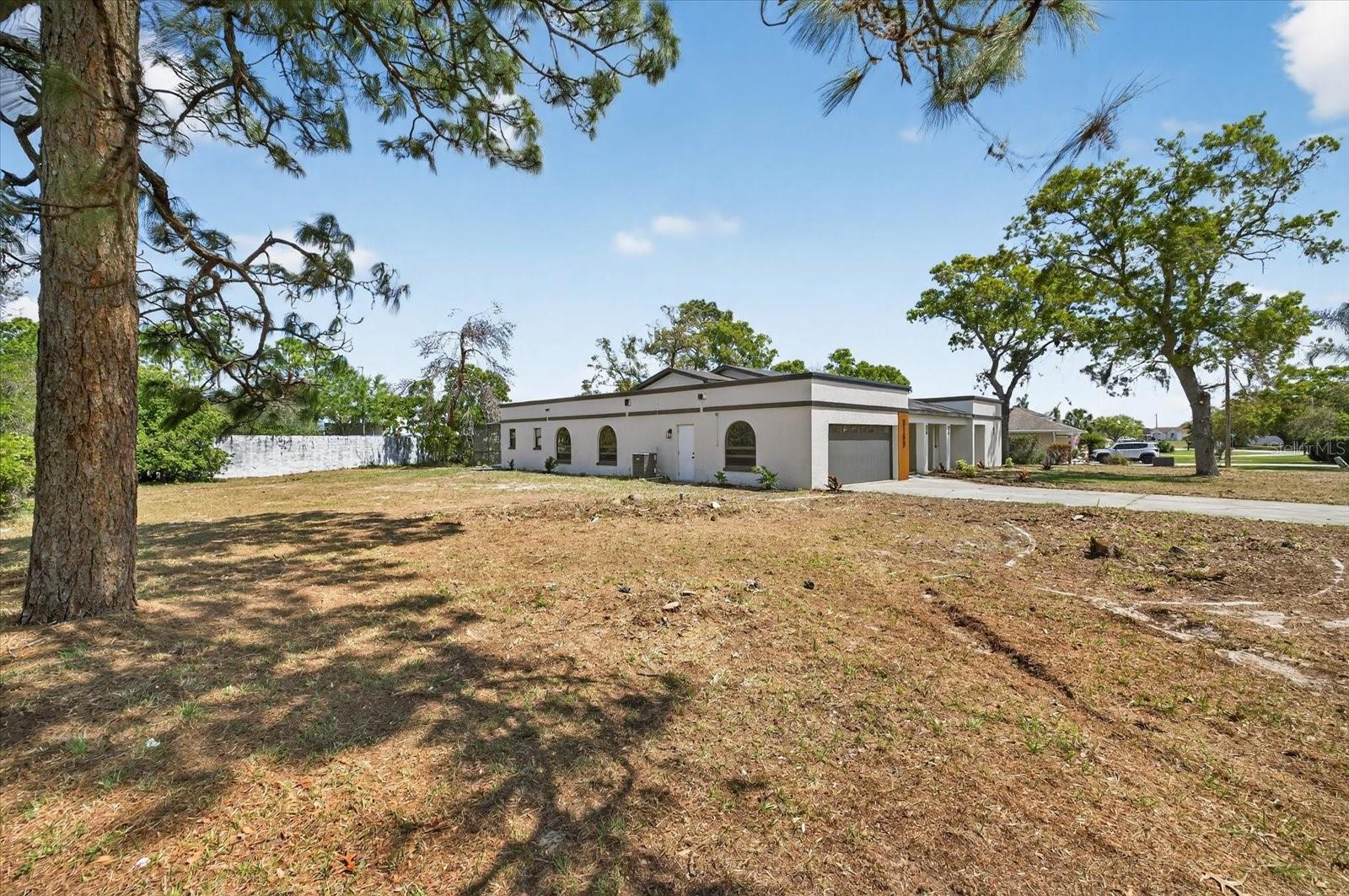 Image 8 of 67 For 8169 Berkeley Manor Boulevard