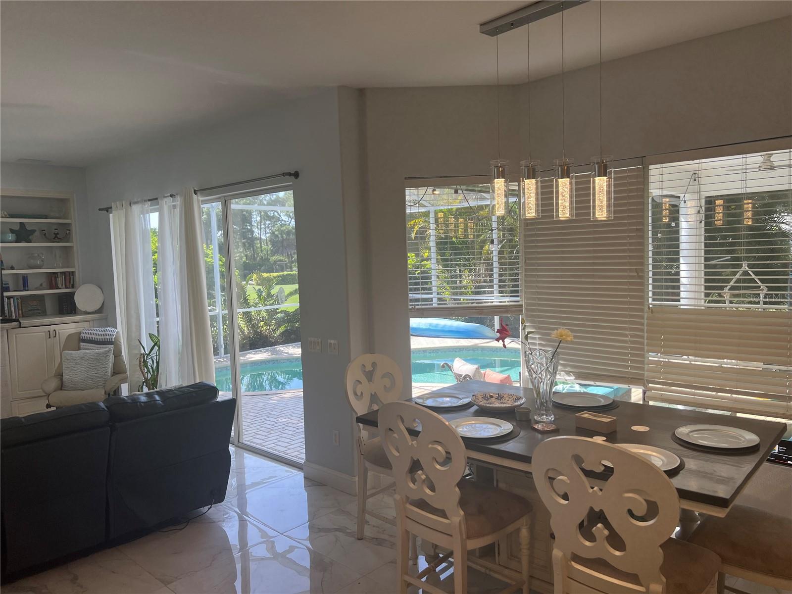 Image 18 of 29 For 360 Cedarbrook Court