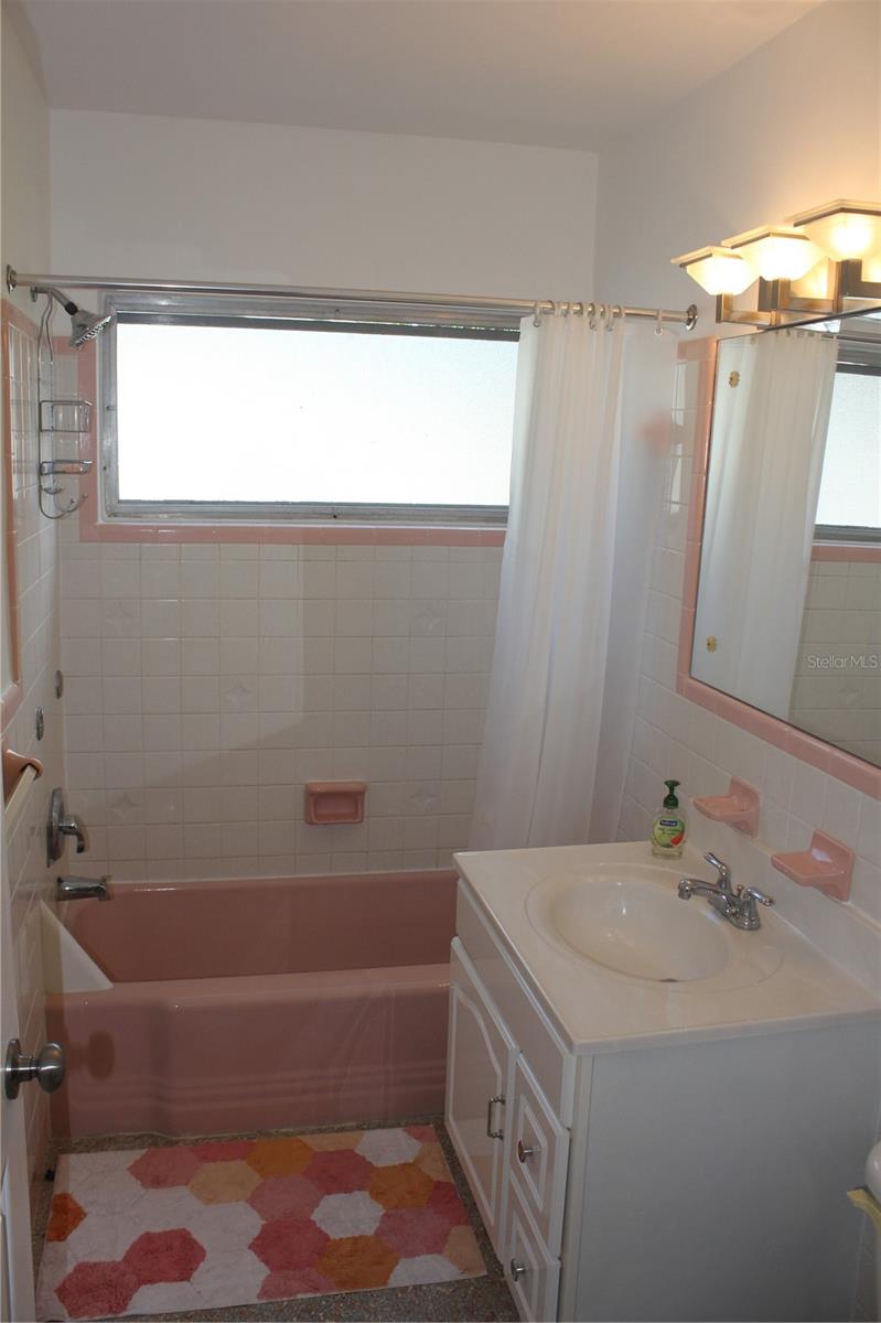 Image 12 of 21 For 2025 Pine Ridge Drive