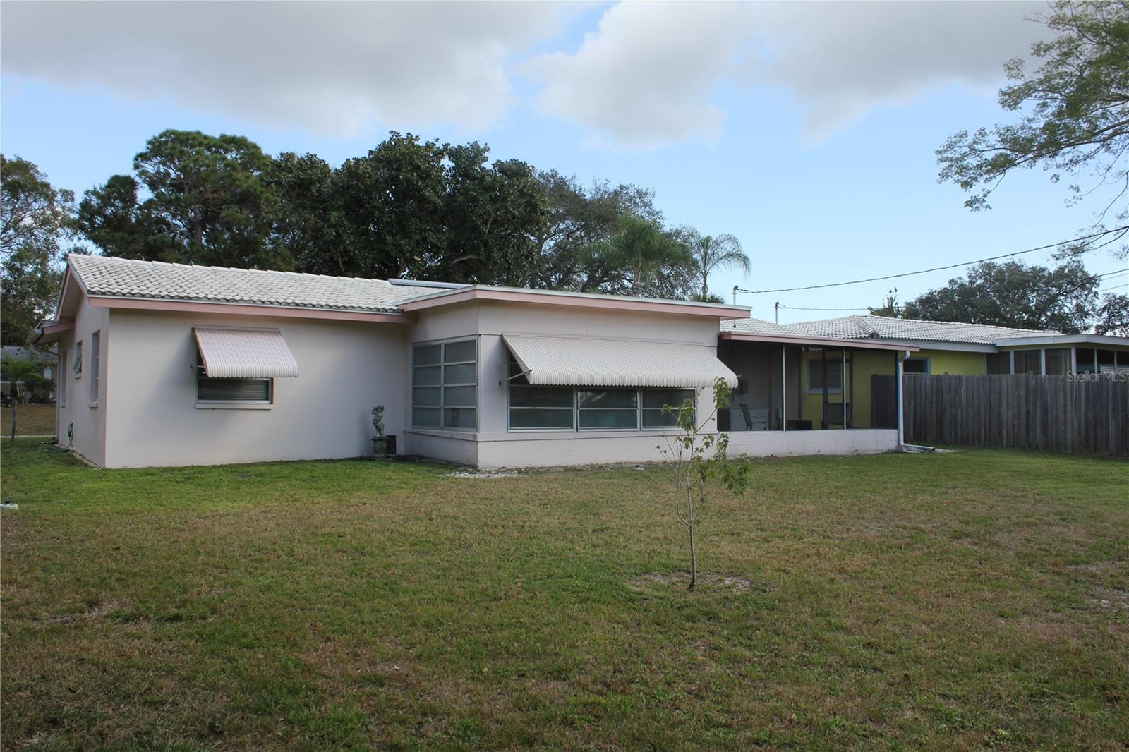 Image 13 of 21 For 2025 Pine Ridge Drive