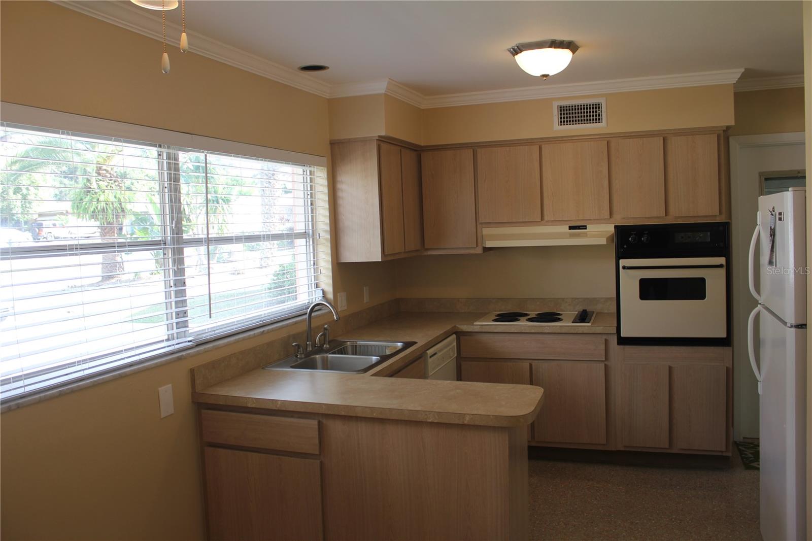 Image 5 of 21 For 2025 Pine Ridge Drive