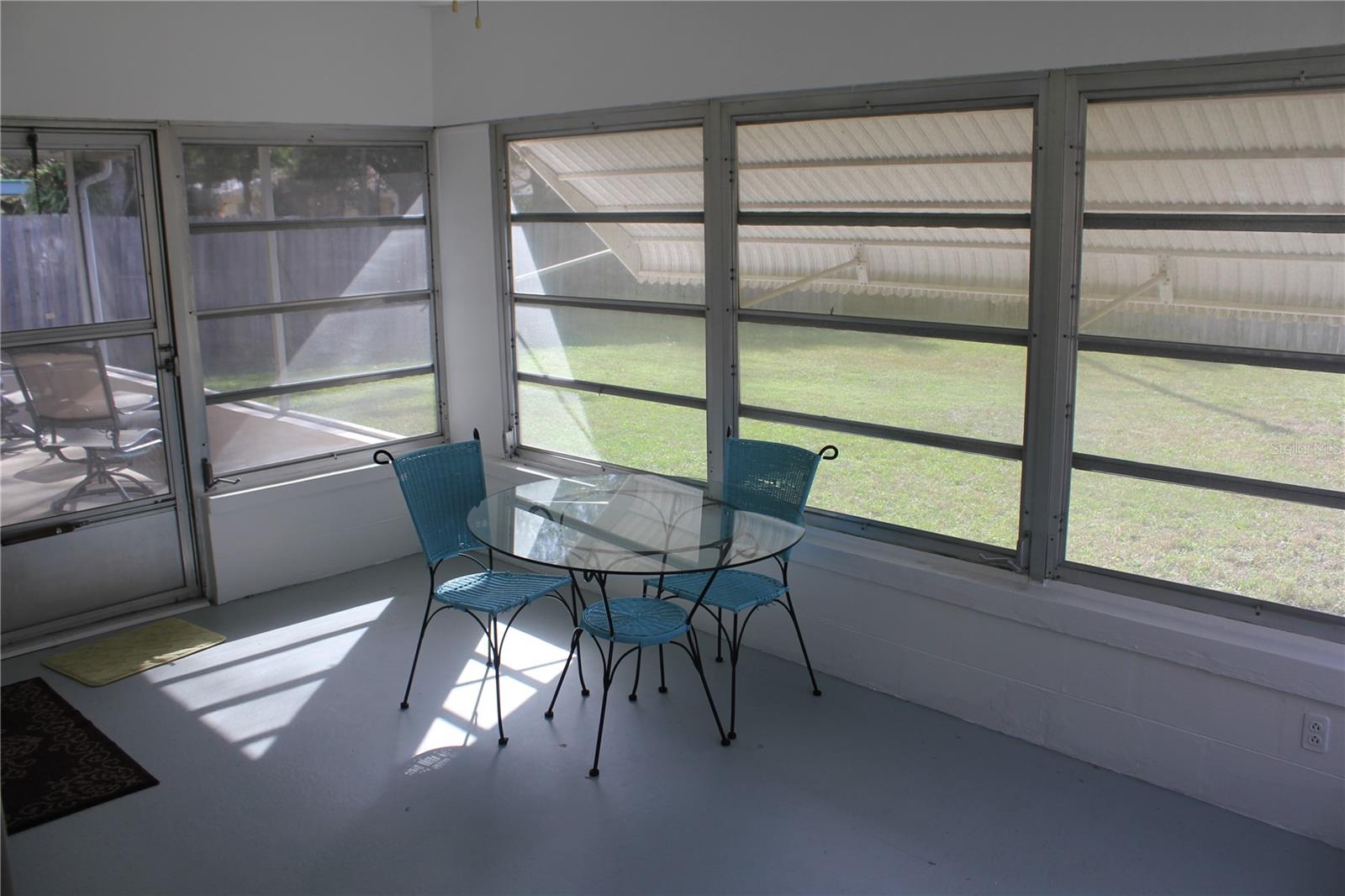 Image 9 of 21 For 2025 Pine Ridge Drive