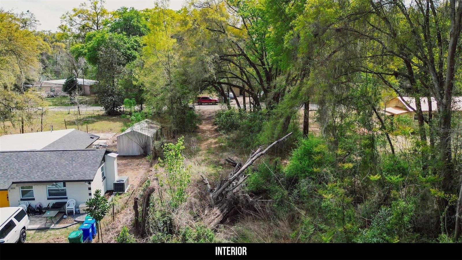 Image 23 of 46 For  Oak St  