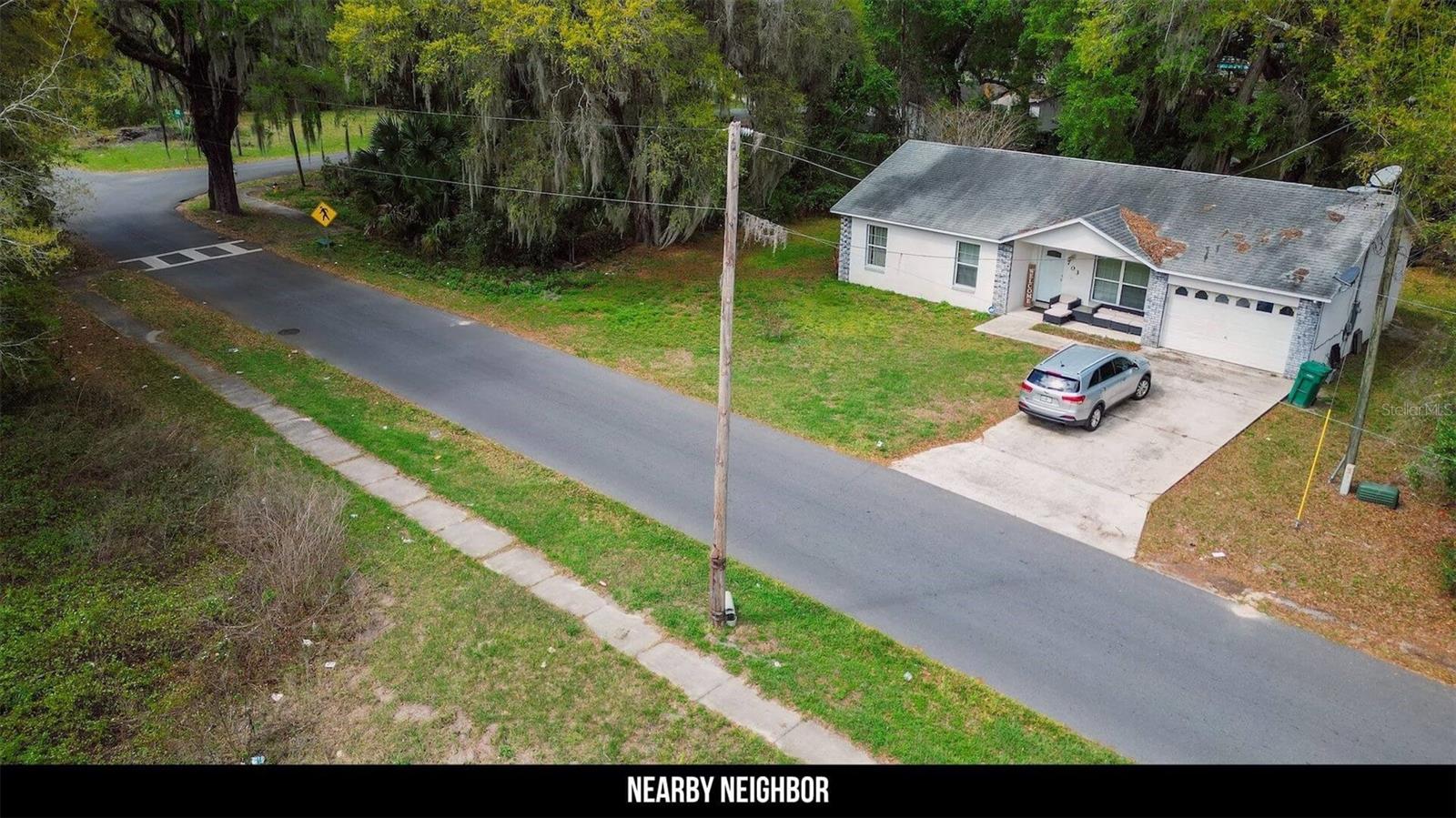 Image 24 of 46 For  Oak St  