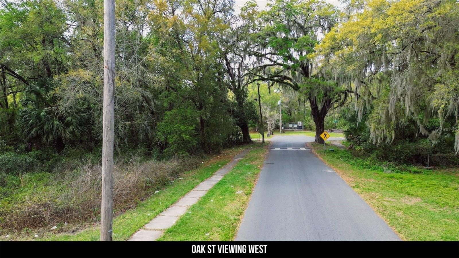 Image 25 of 46 For  Oak St  