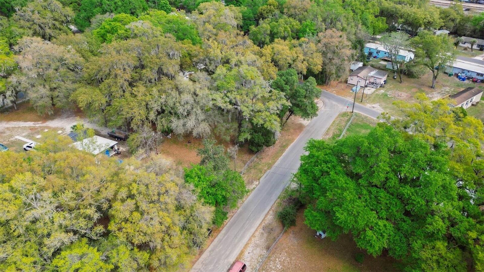 Image 31 of 46 For  Oak St  