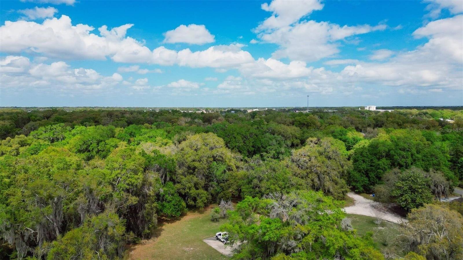 Image 34 of 46 For  Oak St  