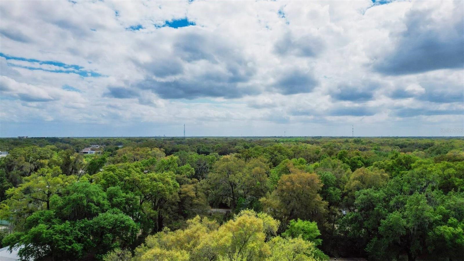 Image 37 of 46 For  Oak St  