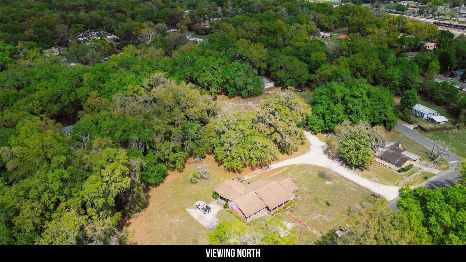 Image 9 of 46 For  Oak St  