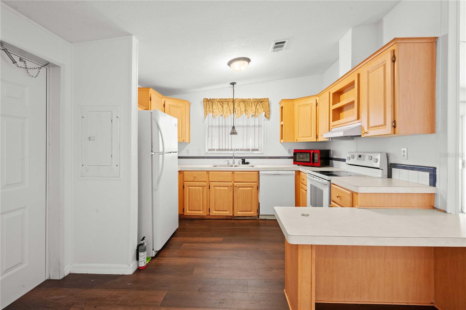 Image 8 of 35 For 3210 Hickory Drive