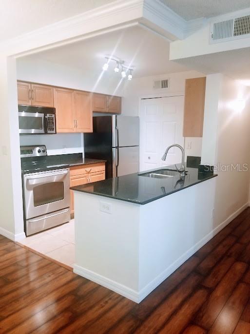 Image 6 of 32 For 3314 Haviland Court 104