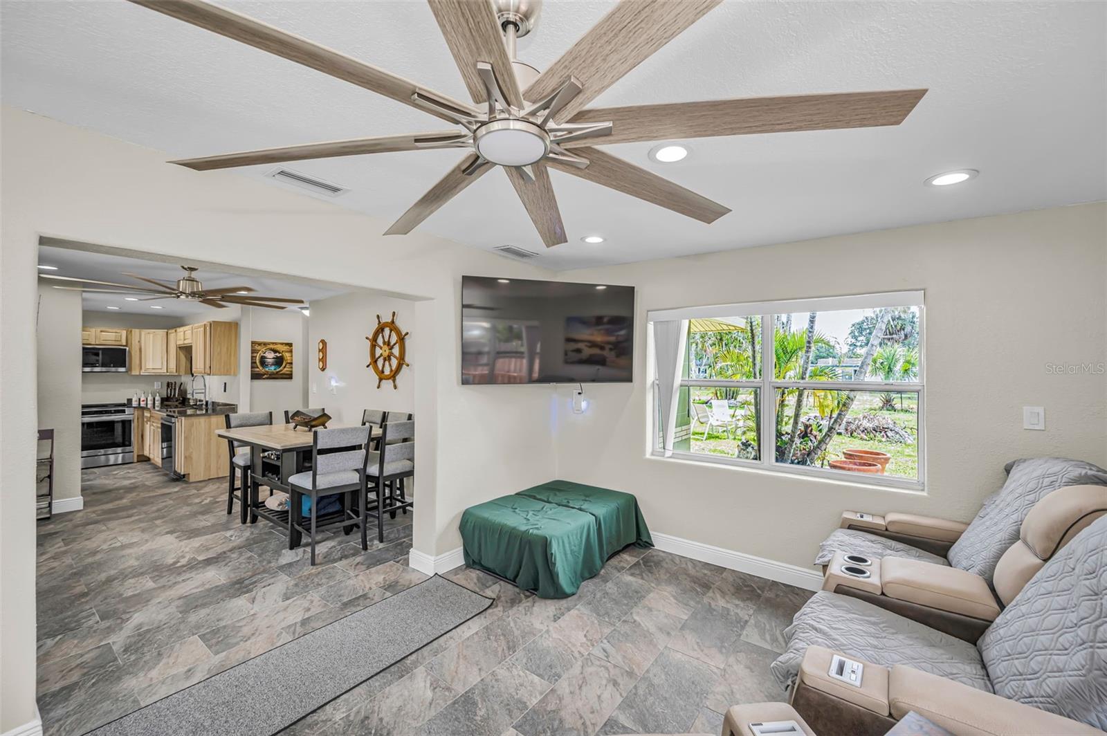 Image 10 of 33 For 5146 Mallett Drive