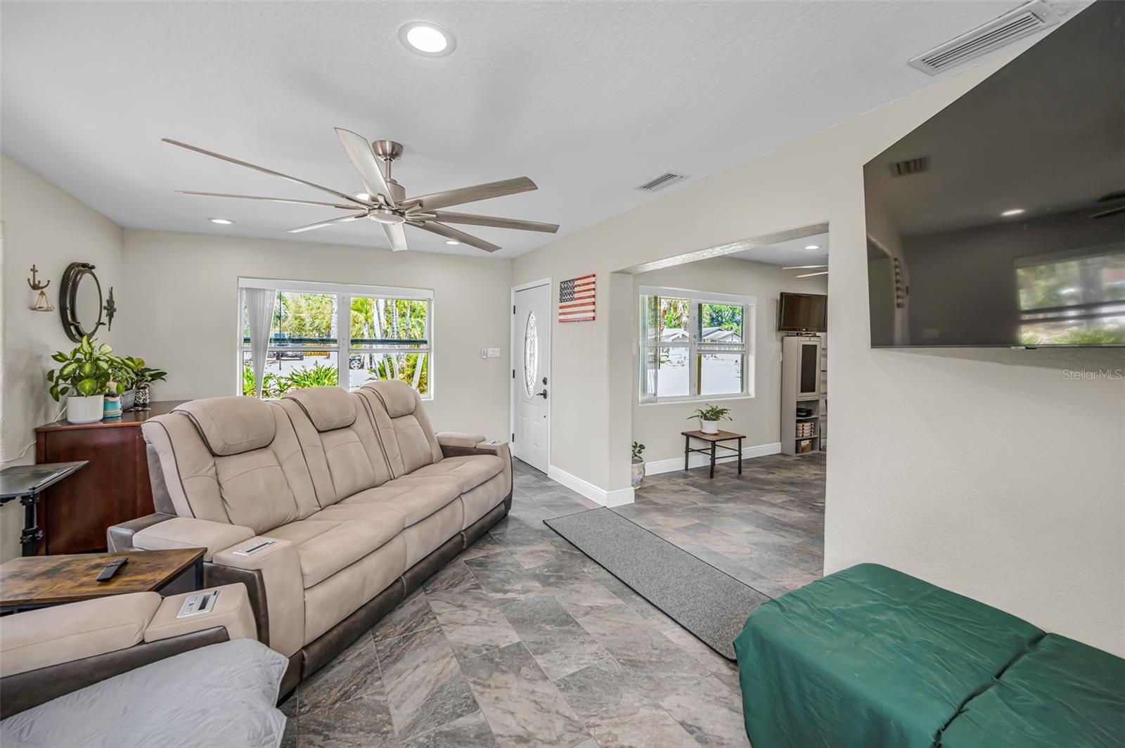 Image 11 of 33 For 5146 Mallett Drive