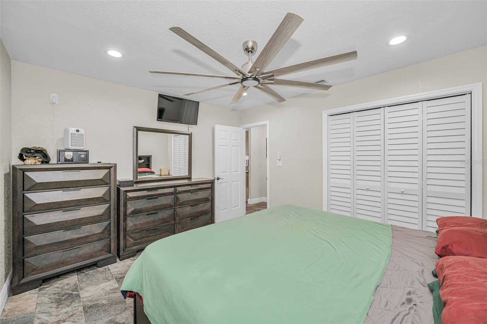 Image 14 of 33 For 5146 Mallett Drive