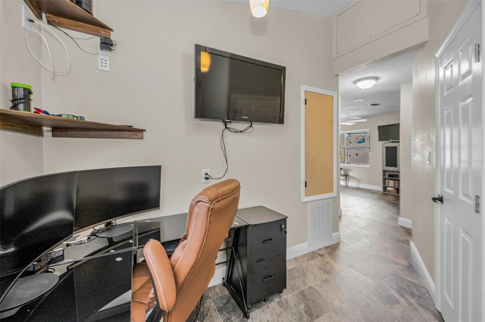 Image 17 of 33 For 5146 Mallett Drive