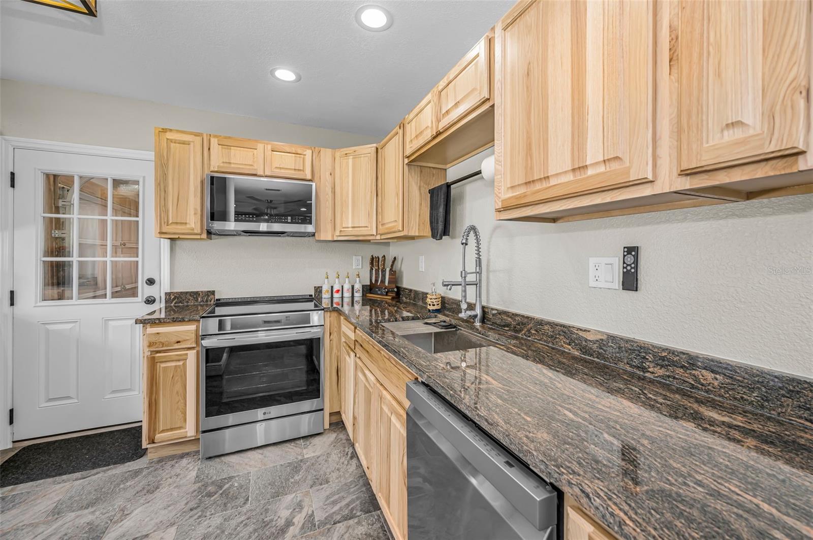 Image 6 of 33 For 5146 Mallett Drive