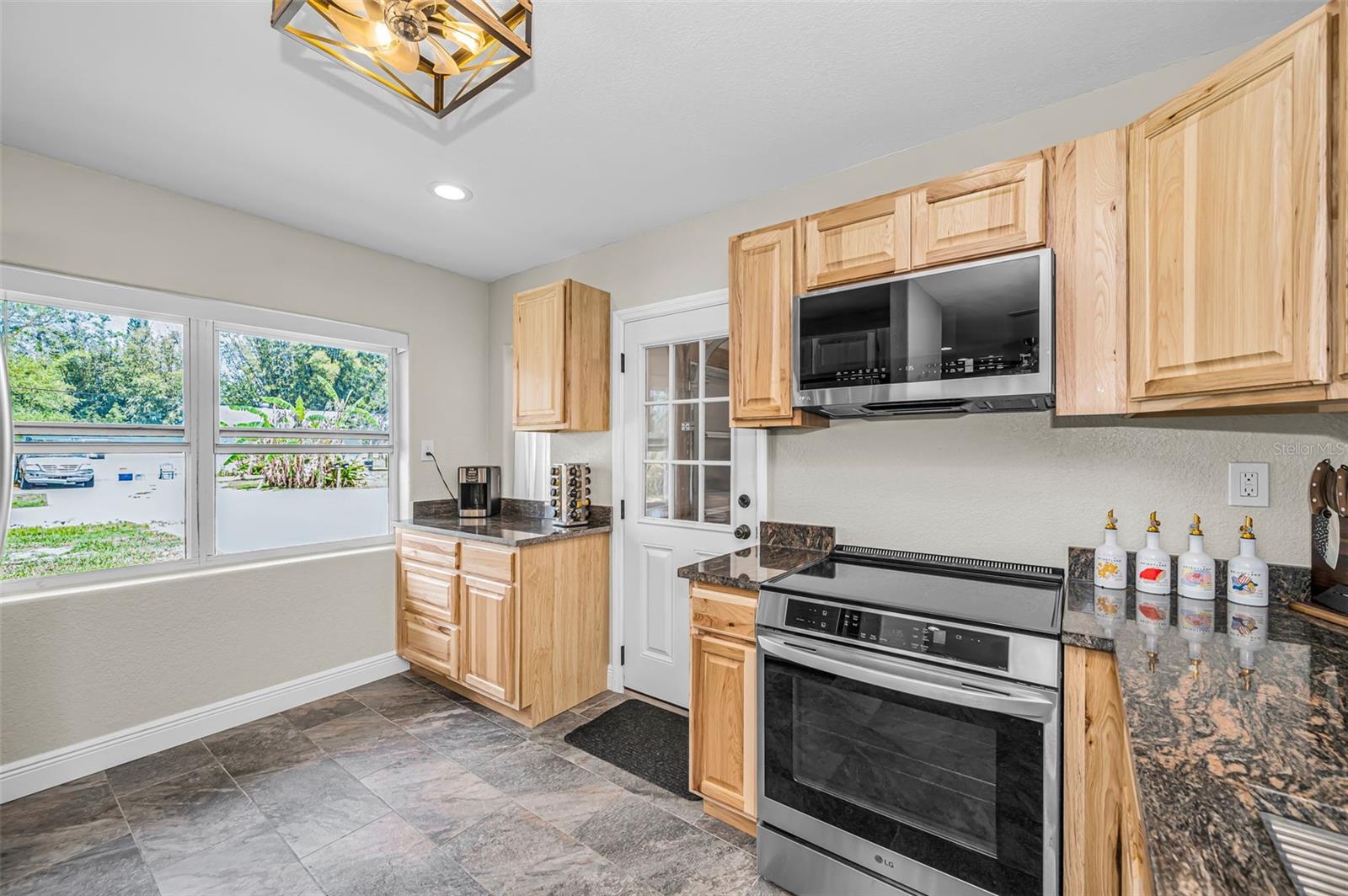 Image 7 of 33 For 5146 Mallett Drive