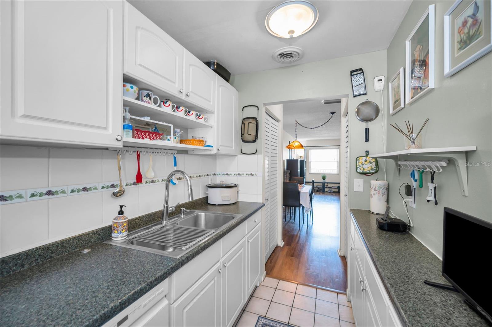 Image 19 of 46 For 5969 Terrace Park Drive N 303