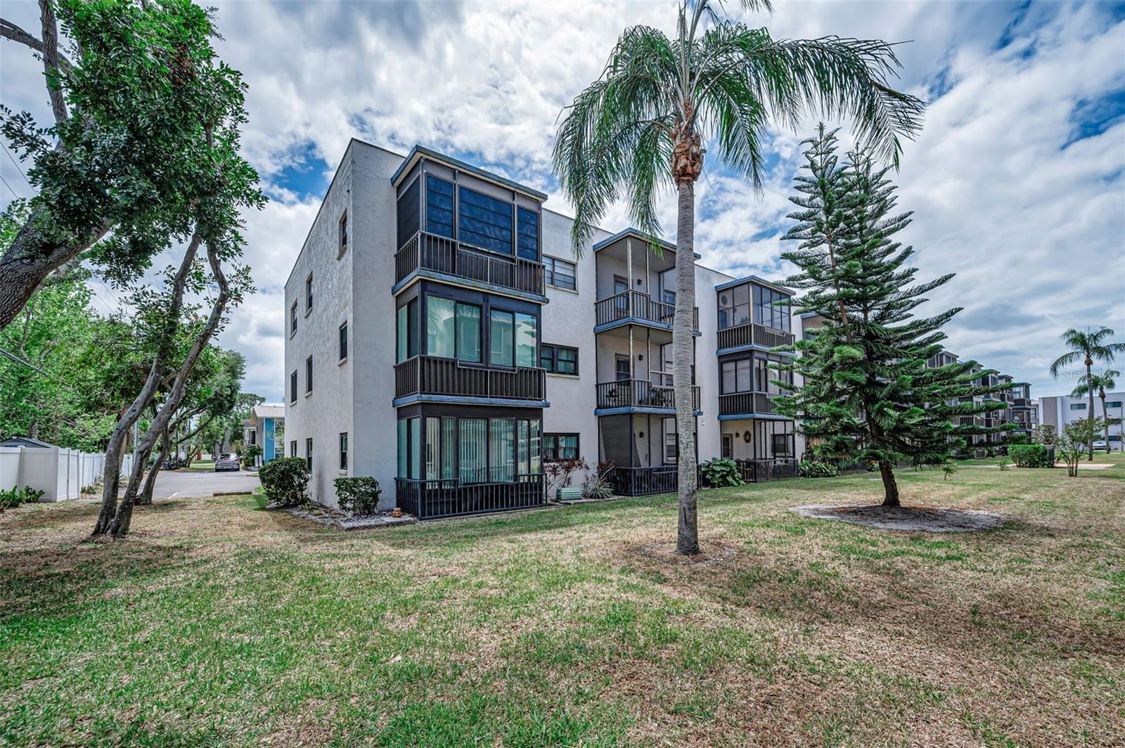 Image 37 of 46 For 5969 Terrace Park Drive N 303