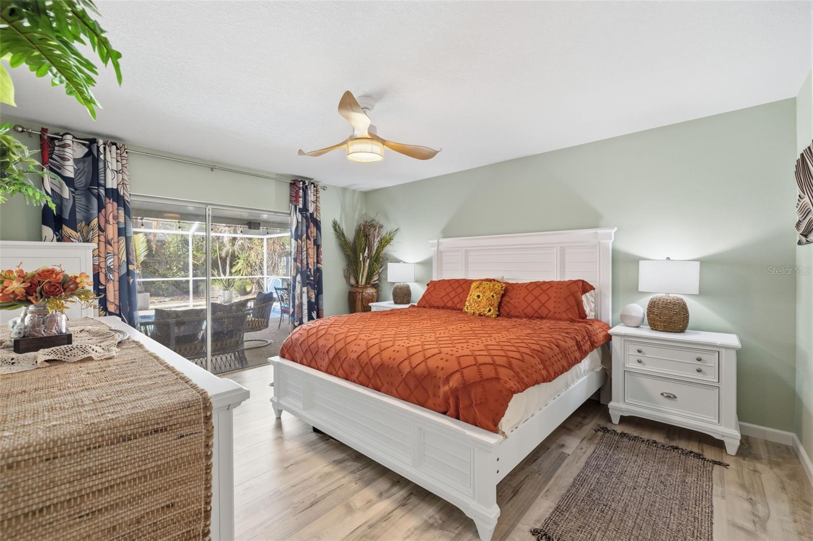 Image 15 of 37 For 10424 Tara Drive