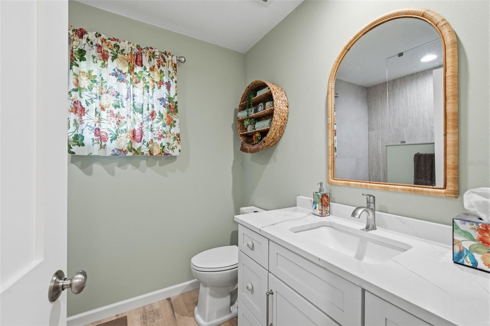 Image 18 of 37 For 10424 Tara Drive