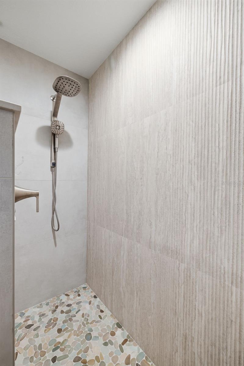 Image 19 of 37 For 10424 Tara Drive