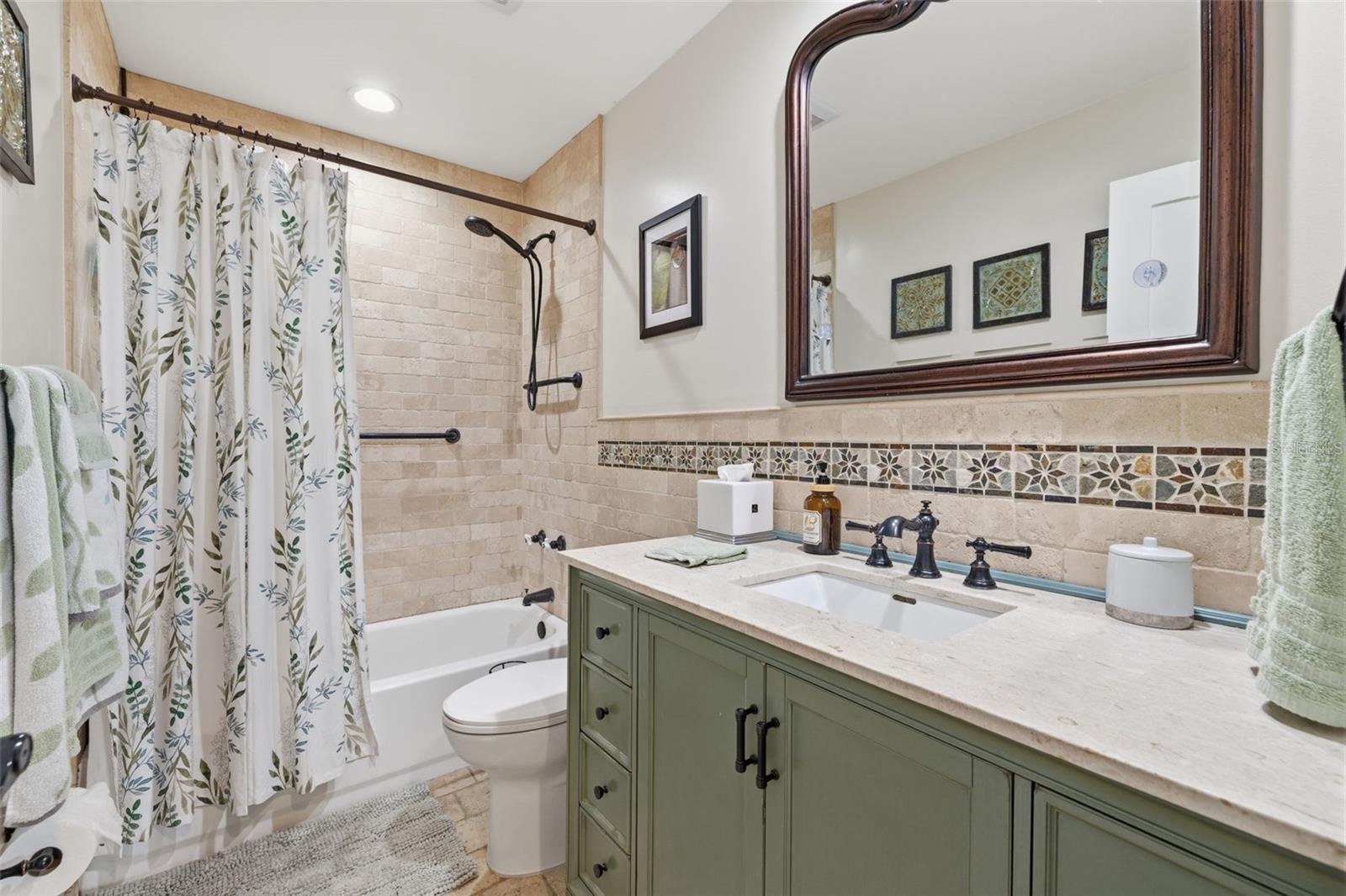 Image 23 of 37 For 10424 Tara Drive