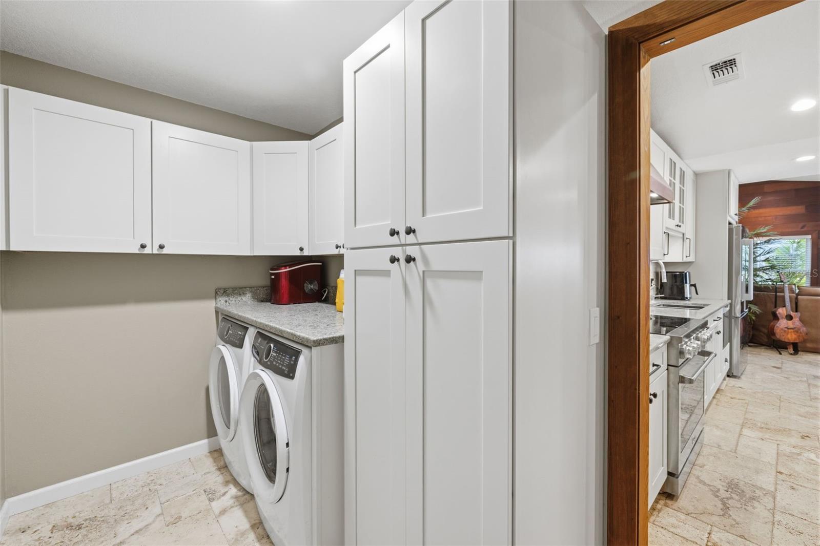 Image 24 of 37 For 10424 Tara Drive