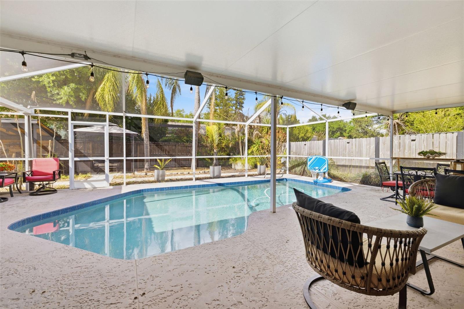 Image 25 of 37 For 10424 Tara Drive