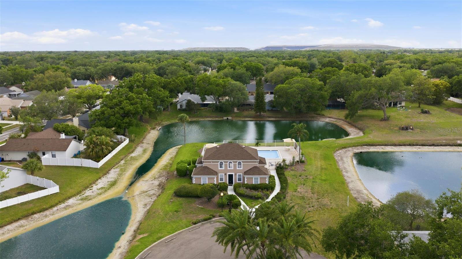 Image 35 of 37 For 10424 Tara Drive