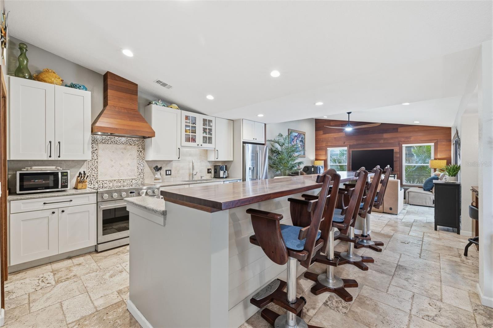 Image 9 of 37 For 10424 Tara Drive