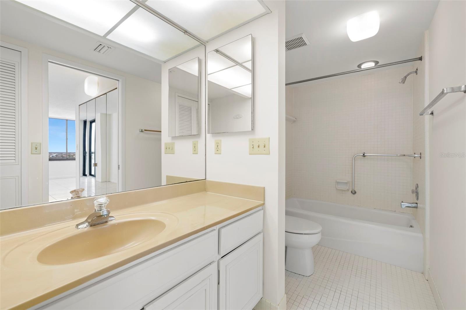 Image 18 of 64 For 9425 Blind Pass Road 1008