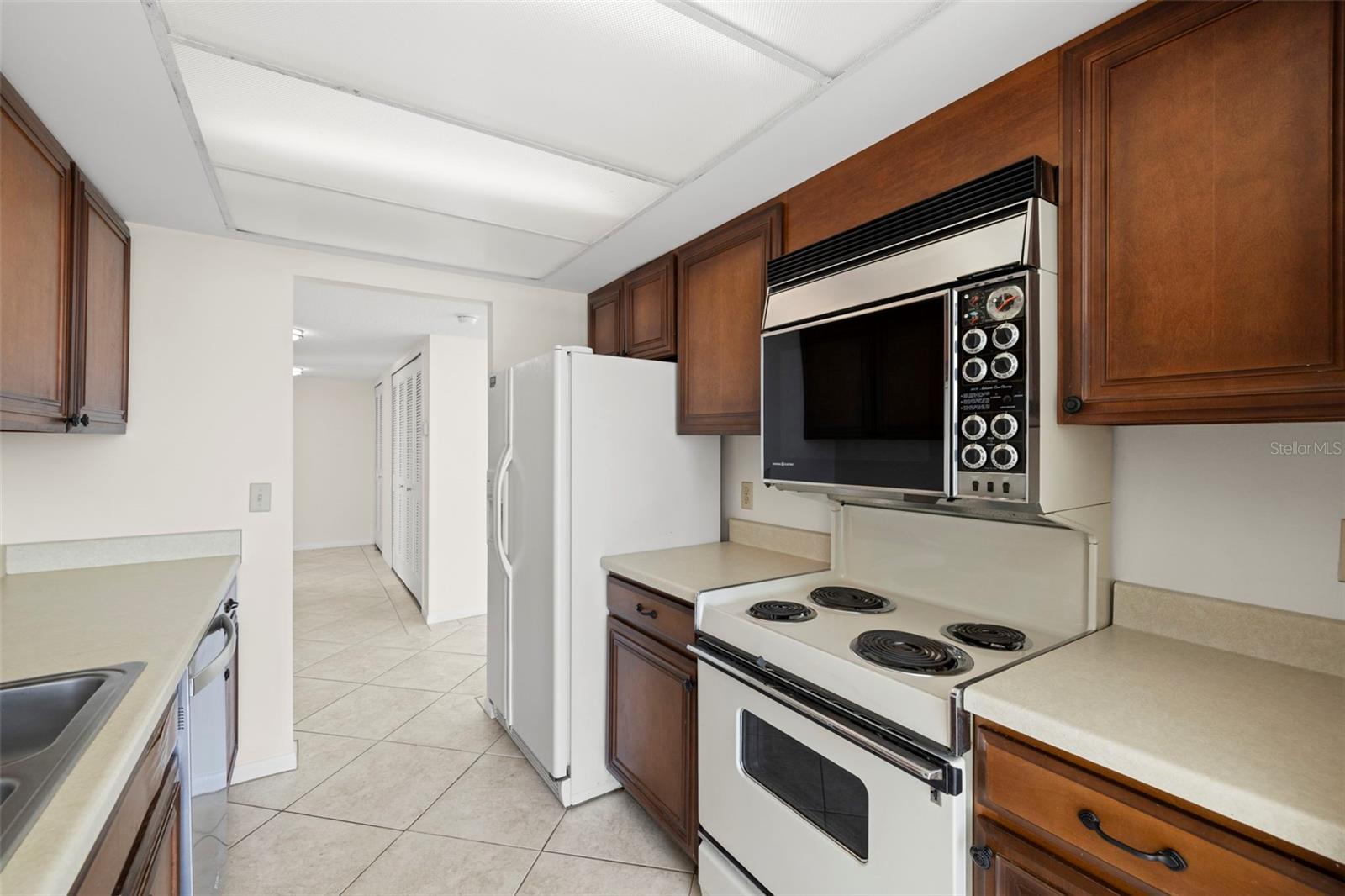 Image 22 of 64 For 9425 Blind Pass Road 1008