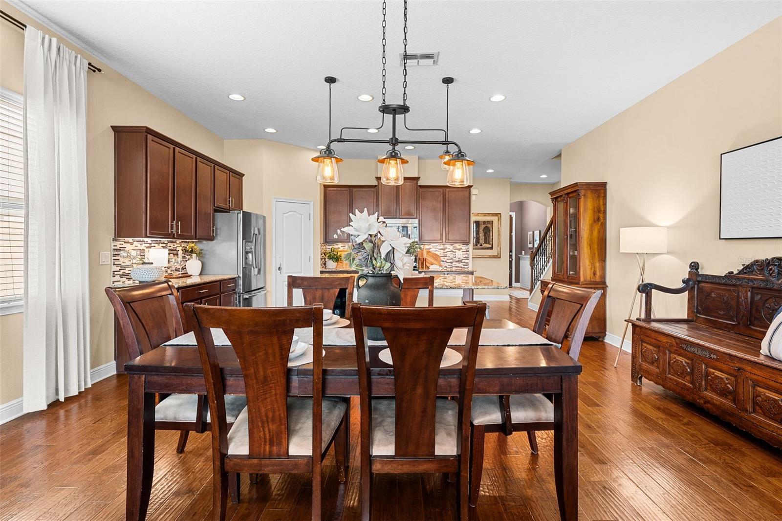 Listing photo id 12 for 8115 Champions Forest Way