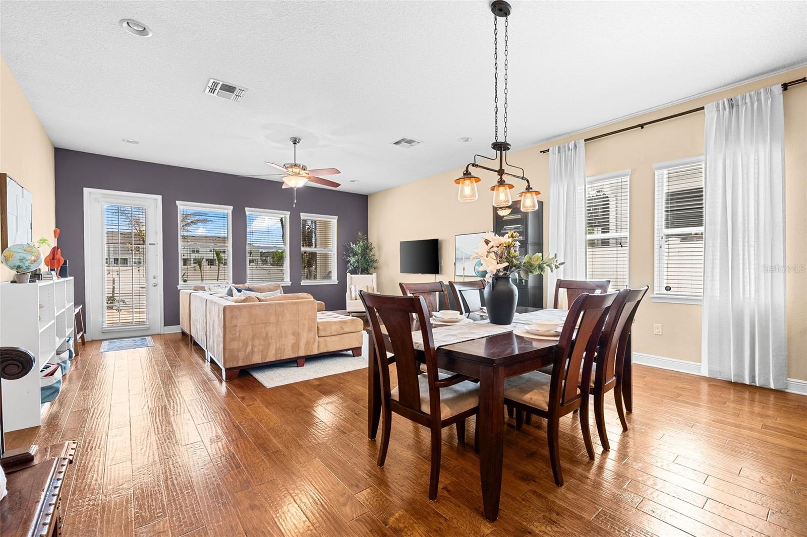 Listing photo id 14 for 8115 Champions Forest Way