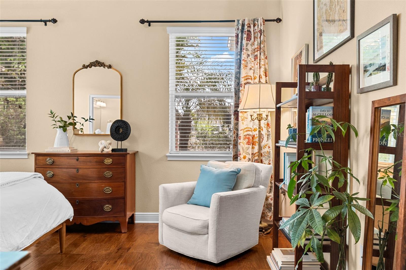 Listing photo id 21 for 8115 Champions Forest Way