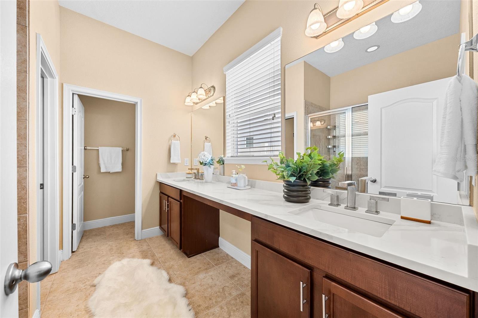 Listing photo id 24 for 8115 Champions Forest Way