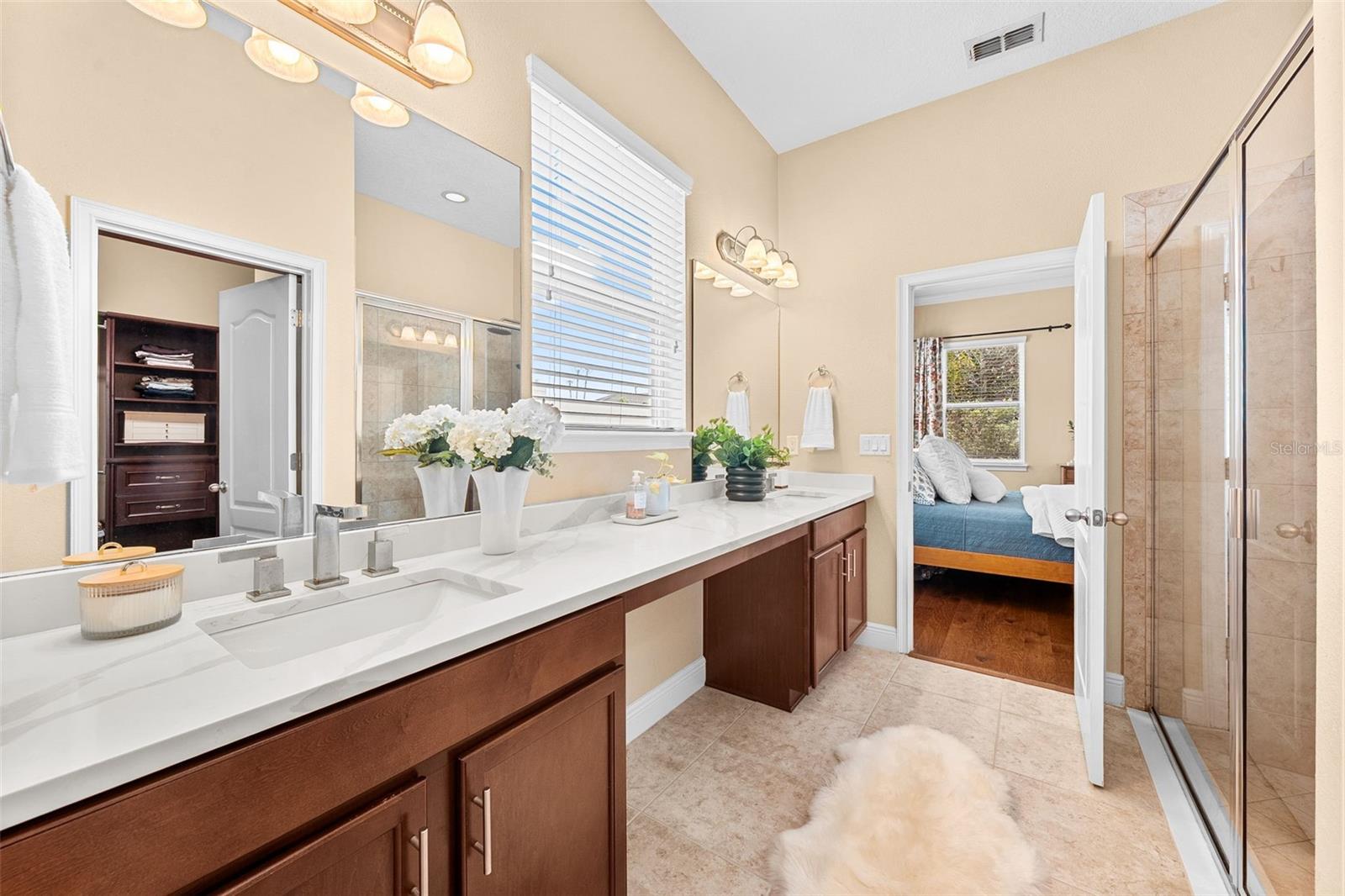 Listing photo id 25 for 8115 Champions Forest Way