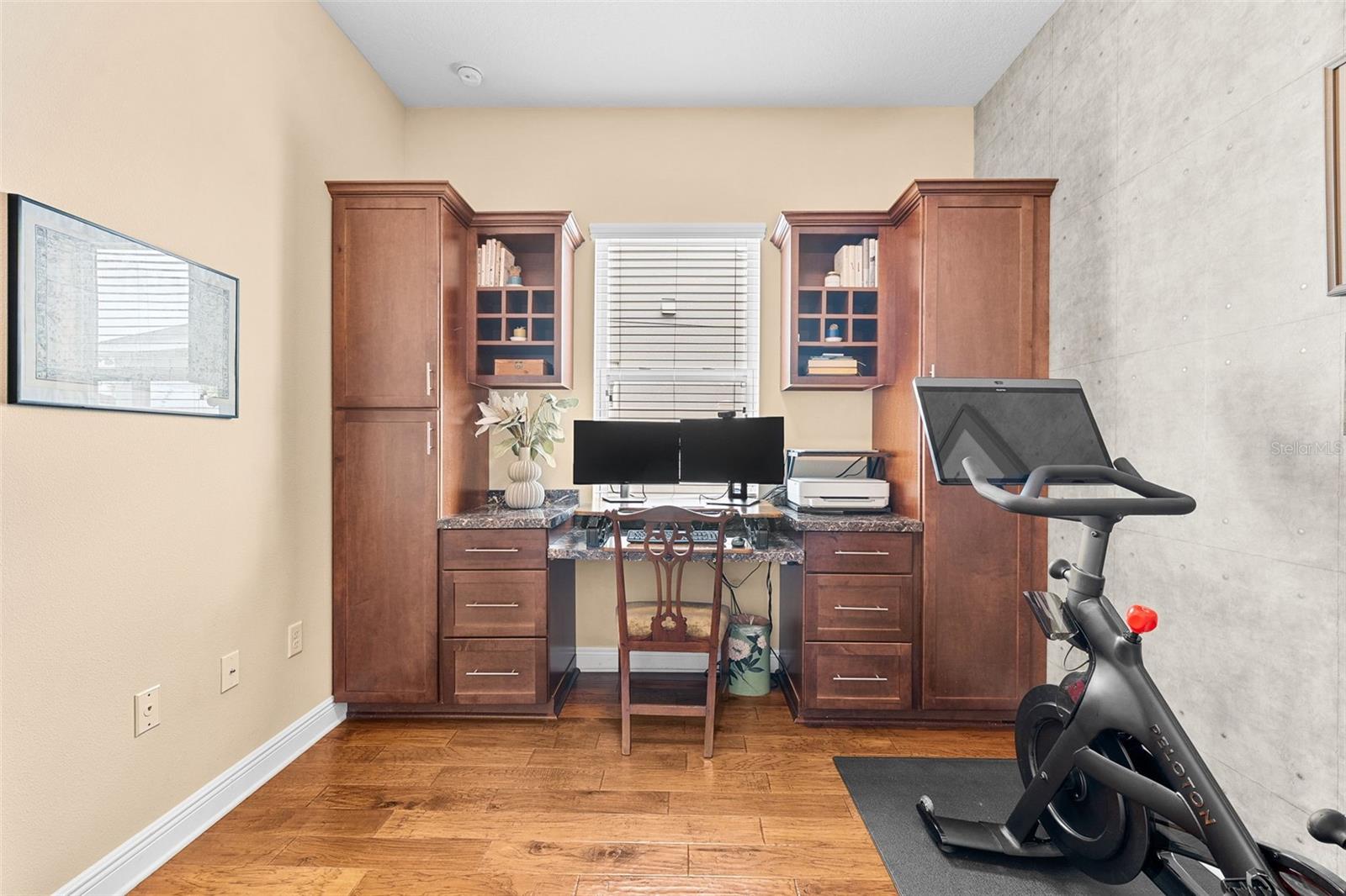 Listing photo id 30 for 8115 Champions Forest Way