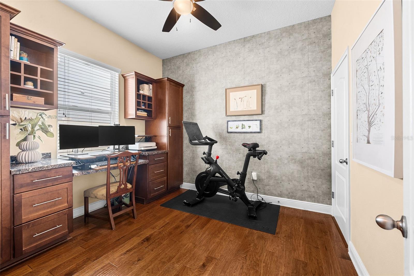 Listing photo id 31 for 8115 Champions Forest Way