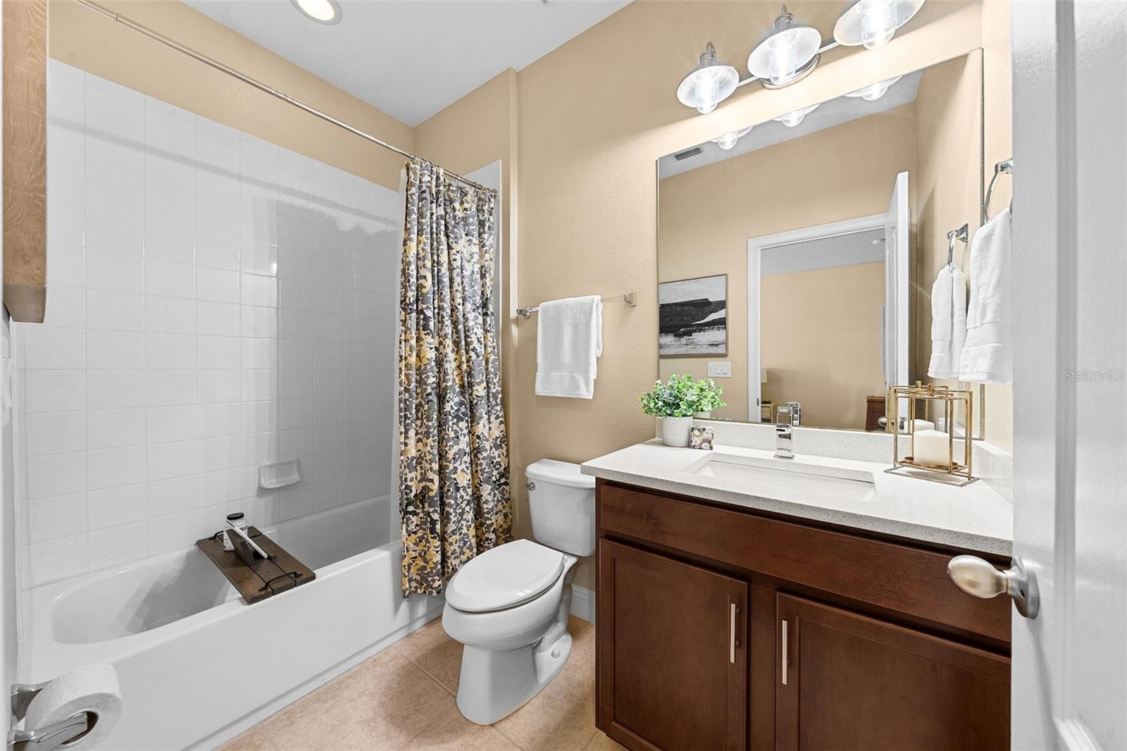 Listing photo id 37 for 8115 Champions Forest Way