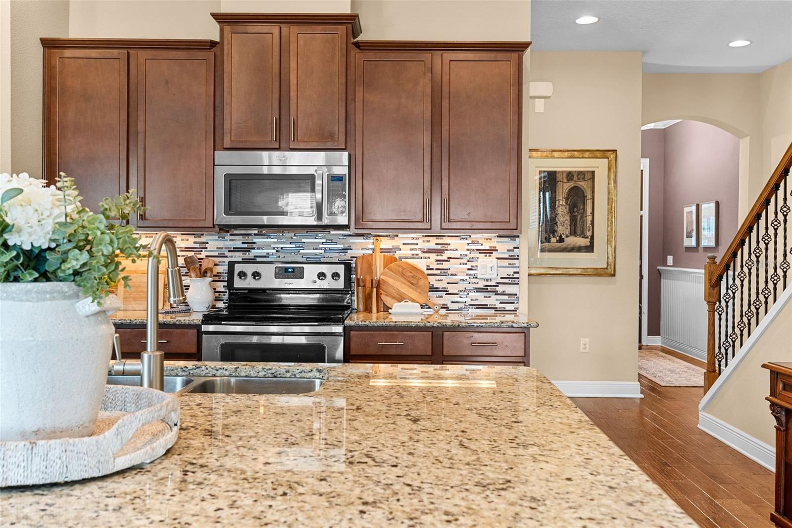 Listing photo id 5 for 8115 Champions Forest Way