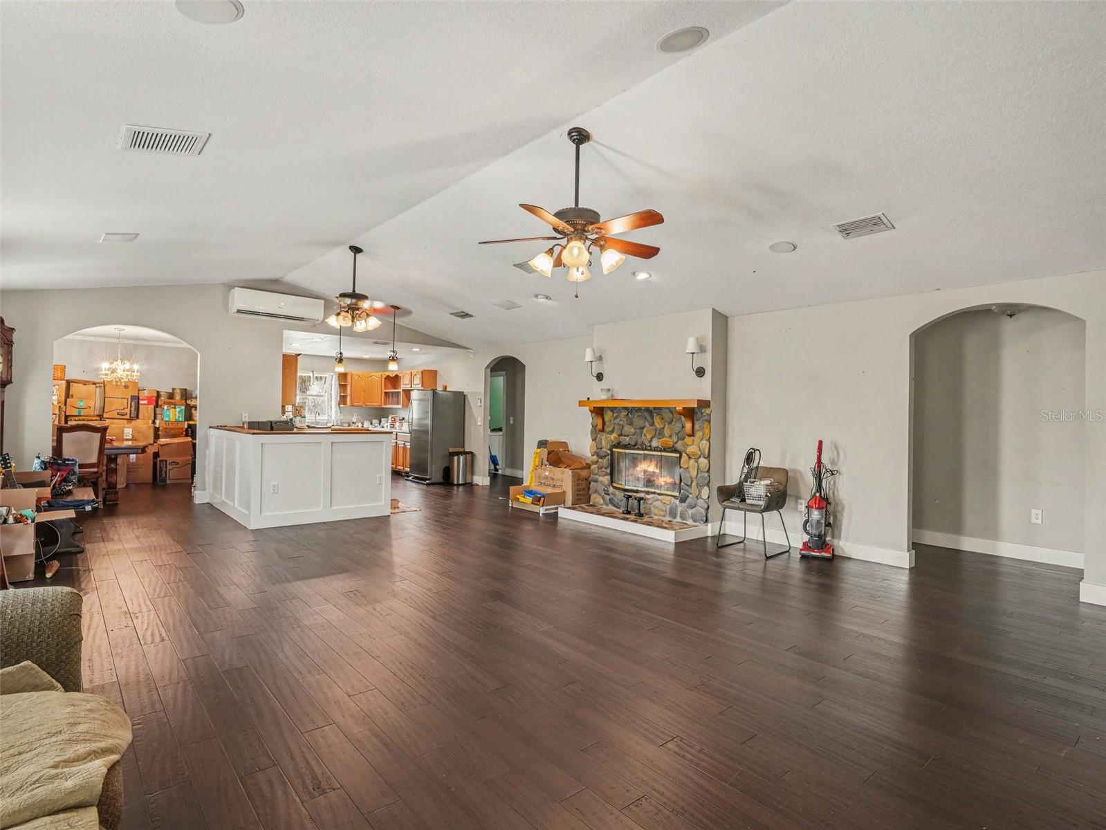 Image 10 of 39 For 1740 Bayshore Drive