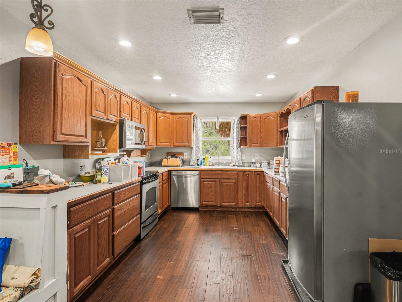 Image 15 of 39 For 1740 Bayshore Drive