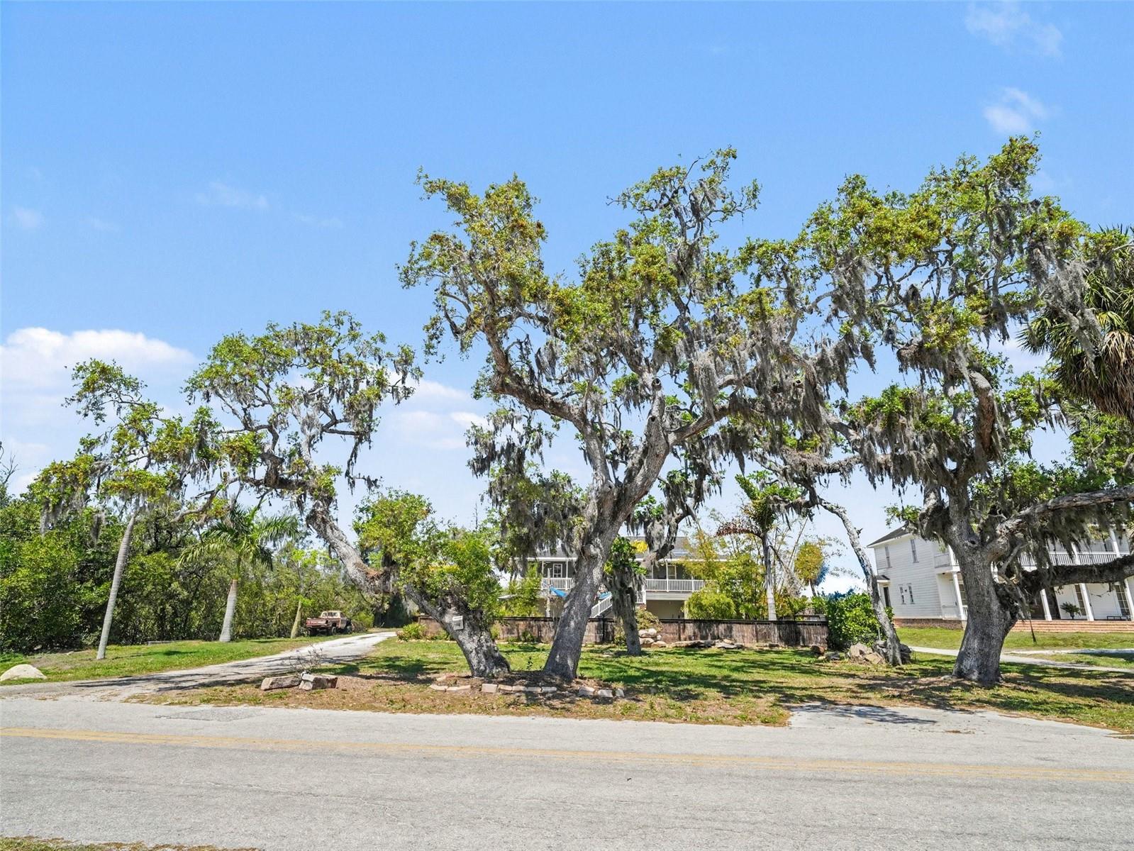 Image 2 of 39 For 1740 Bayshore Drive