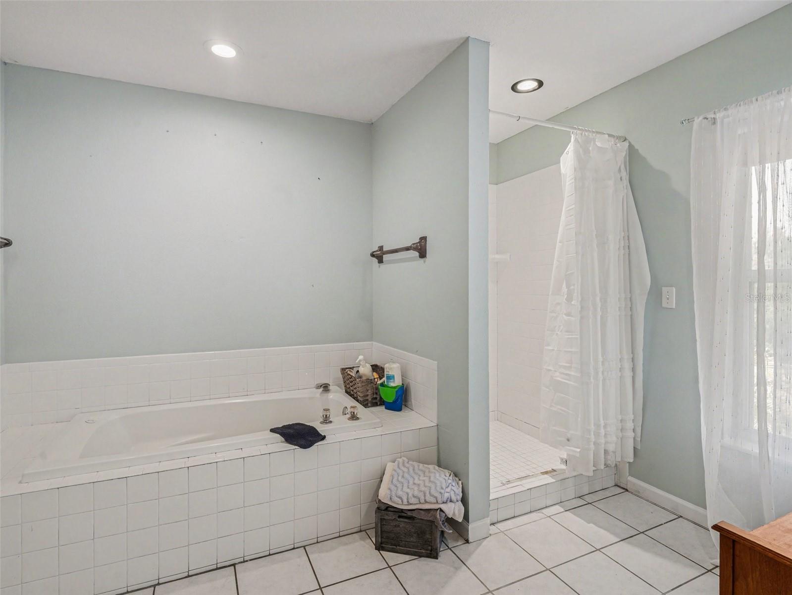 Image 22 of 39 For 1740 Bayshore Drive