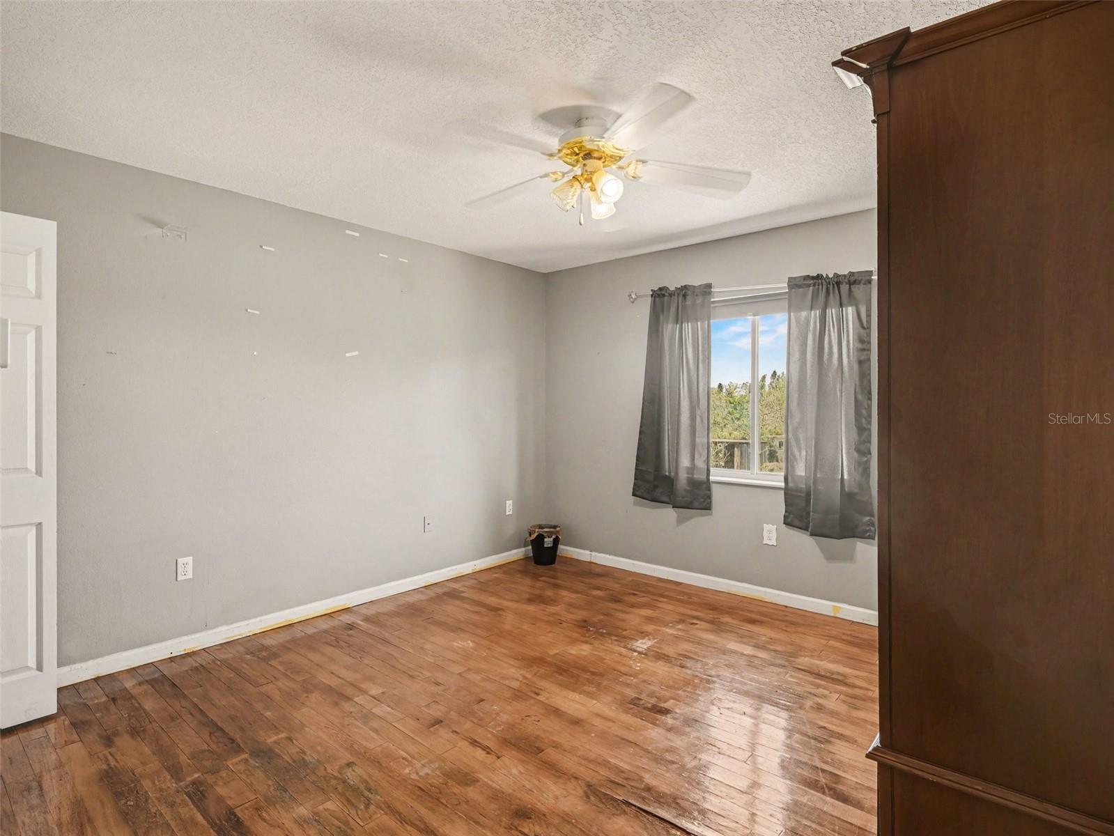 Image 24 of 39 For 1740 Bayshore Drive