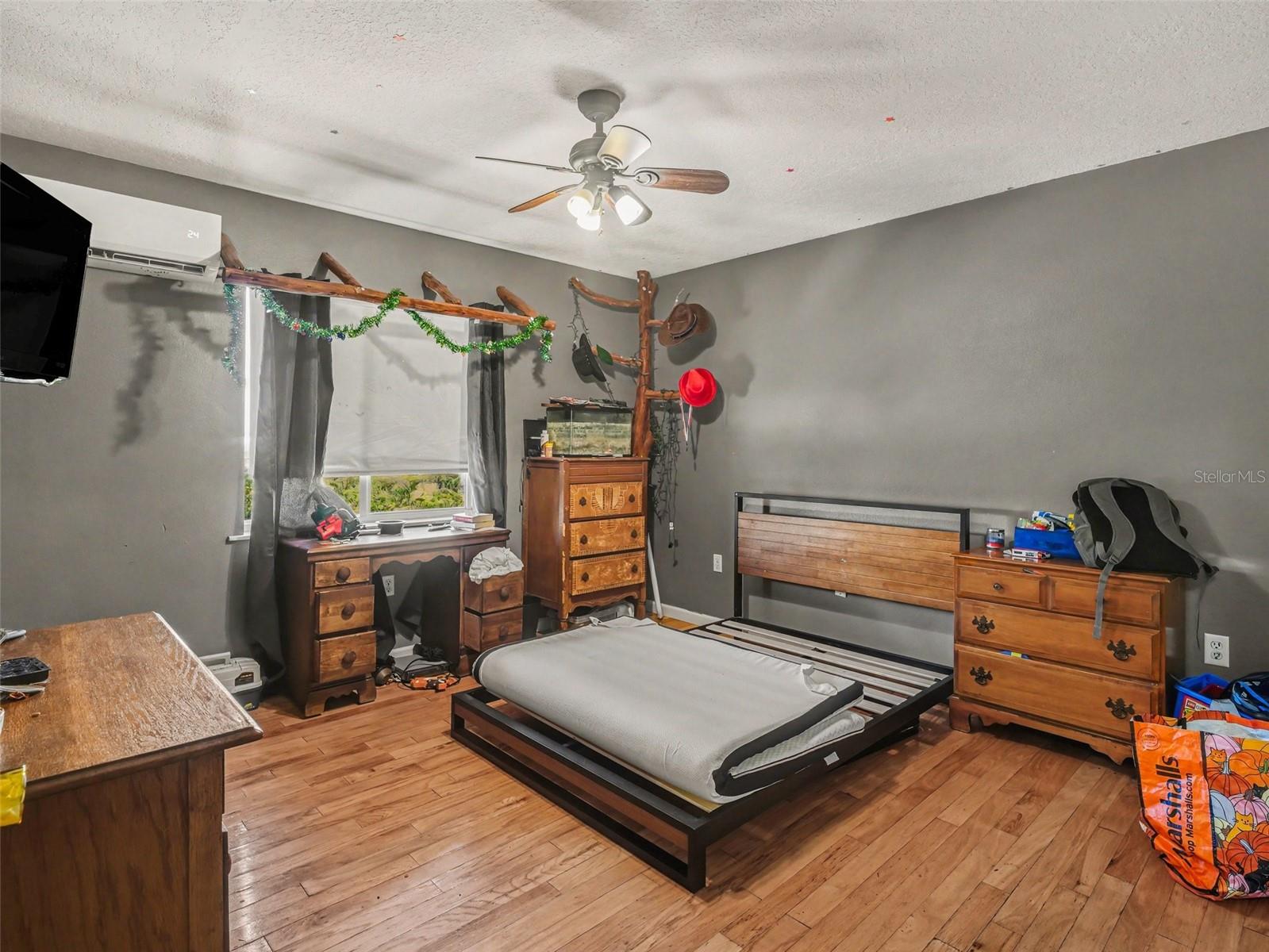 Image 27 of 39 For 1740 Bayshore Drive