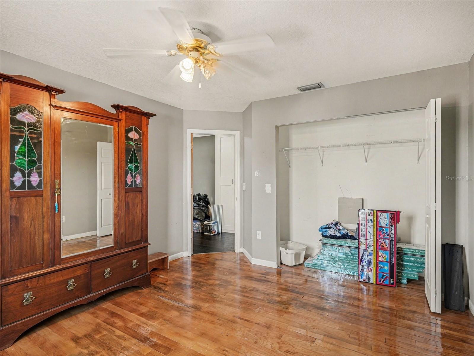 Image 28 of 39 For 1740 Bayshore Drive